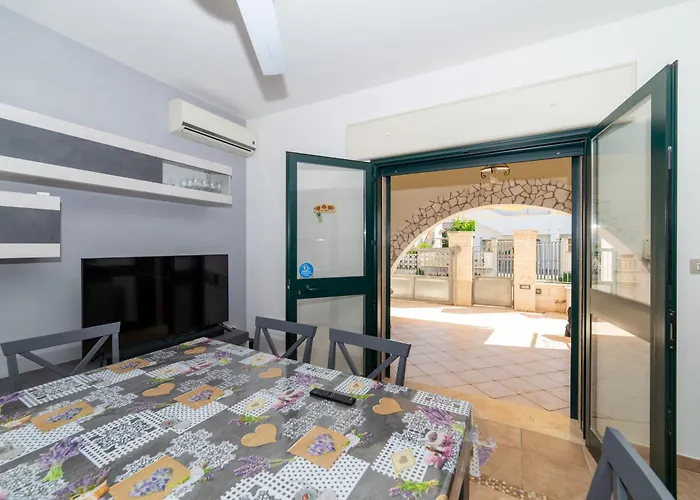 Dafne House Villa *